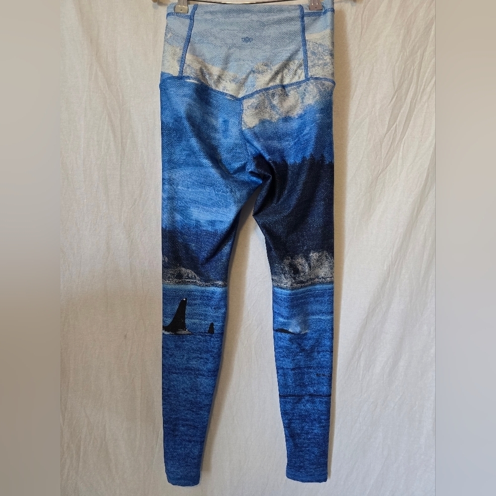 Be wildher sustainable printed leggings- Size small / 6 Women's